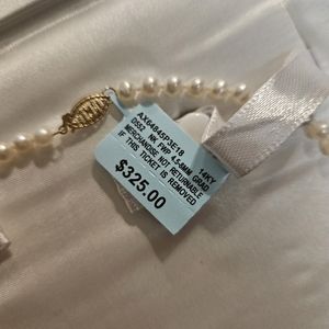 Matching Pearl necklace and ear ring set